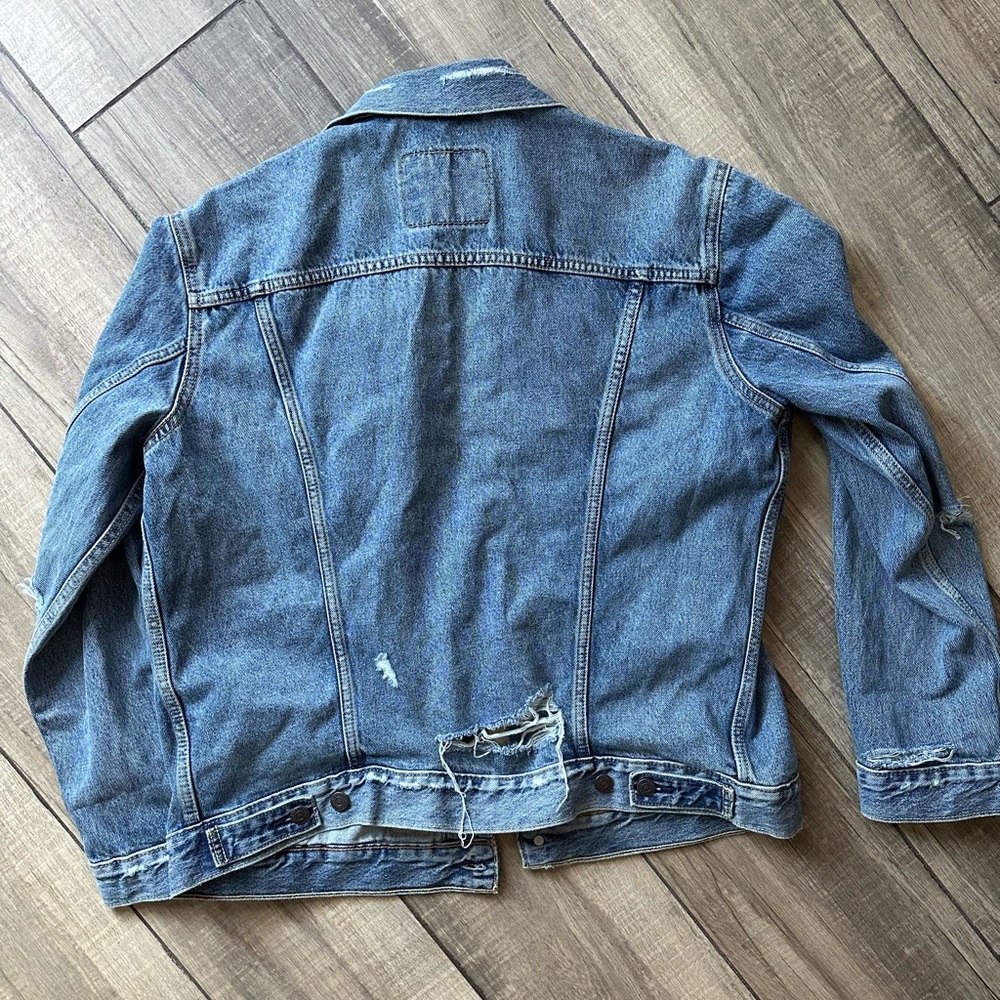 Levi’s Denim Jacket - Picture 4 of 5